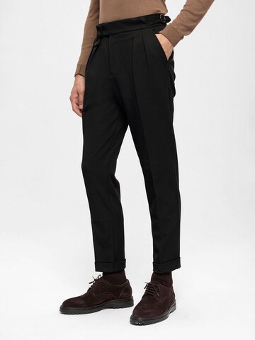 Antioch - Slimfit Pantalón plisado en negro