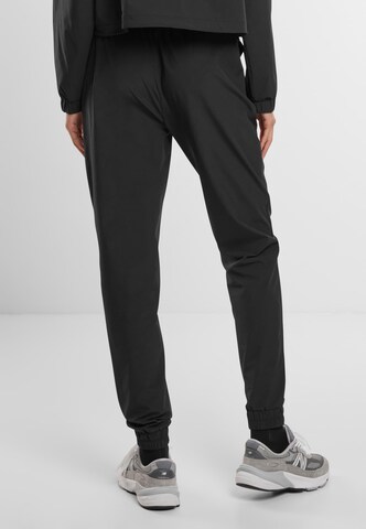 Aim'n - Tapered Pantalón en negro