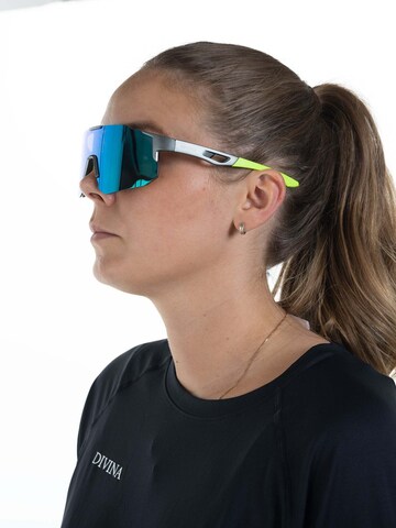 Occhiali da sole sportivi di Divina in grigio
