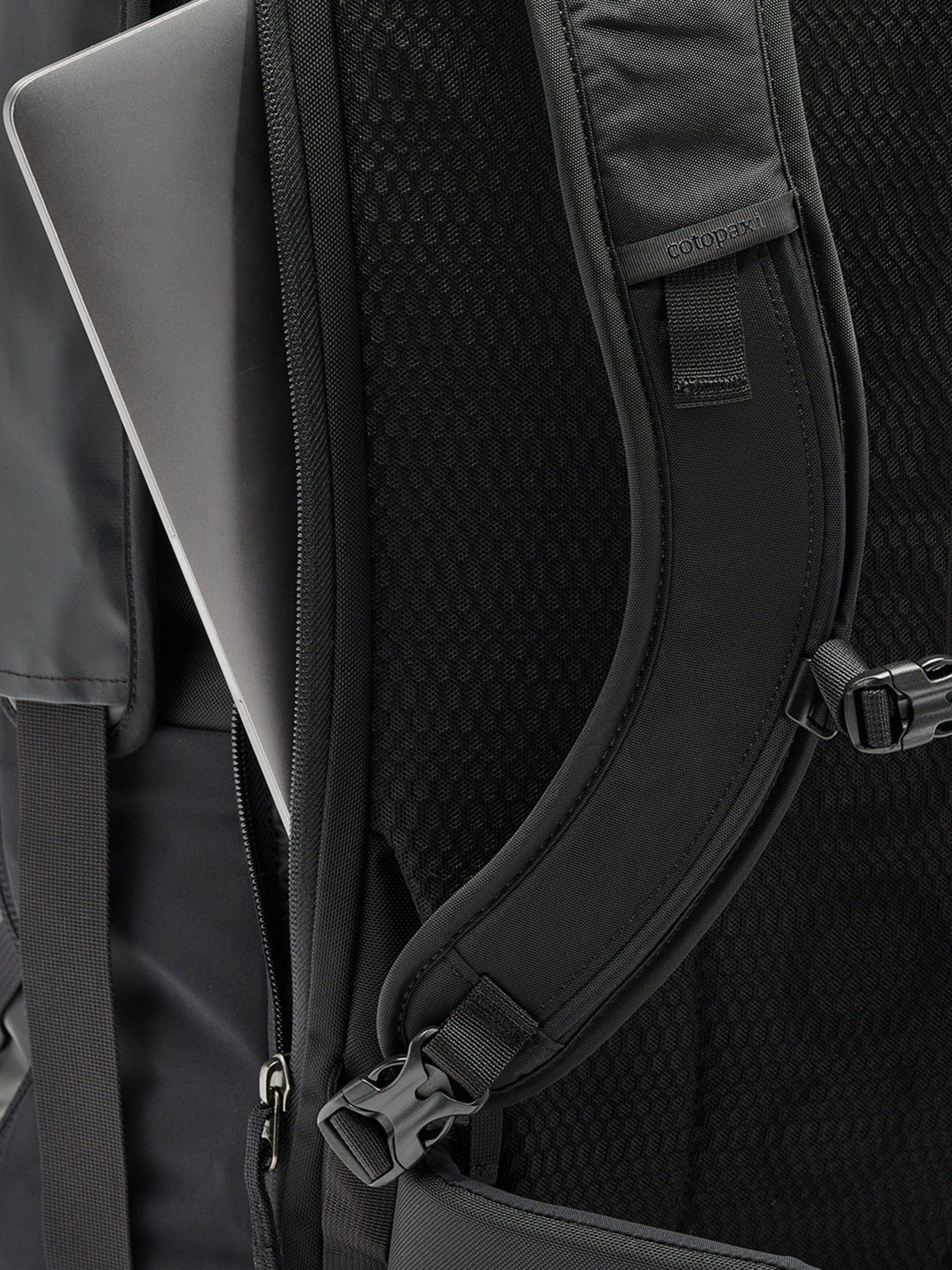 cotopaxi Backpack 'Allpa' in Black