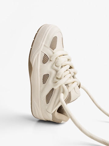 Bershka Sneaker 'BAMBA' in Beige