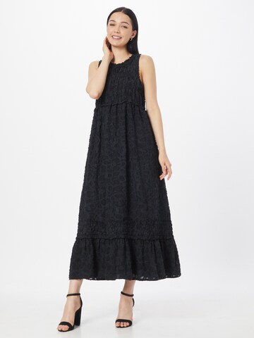 Rochie de la Club Monaco pe negru