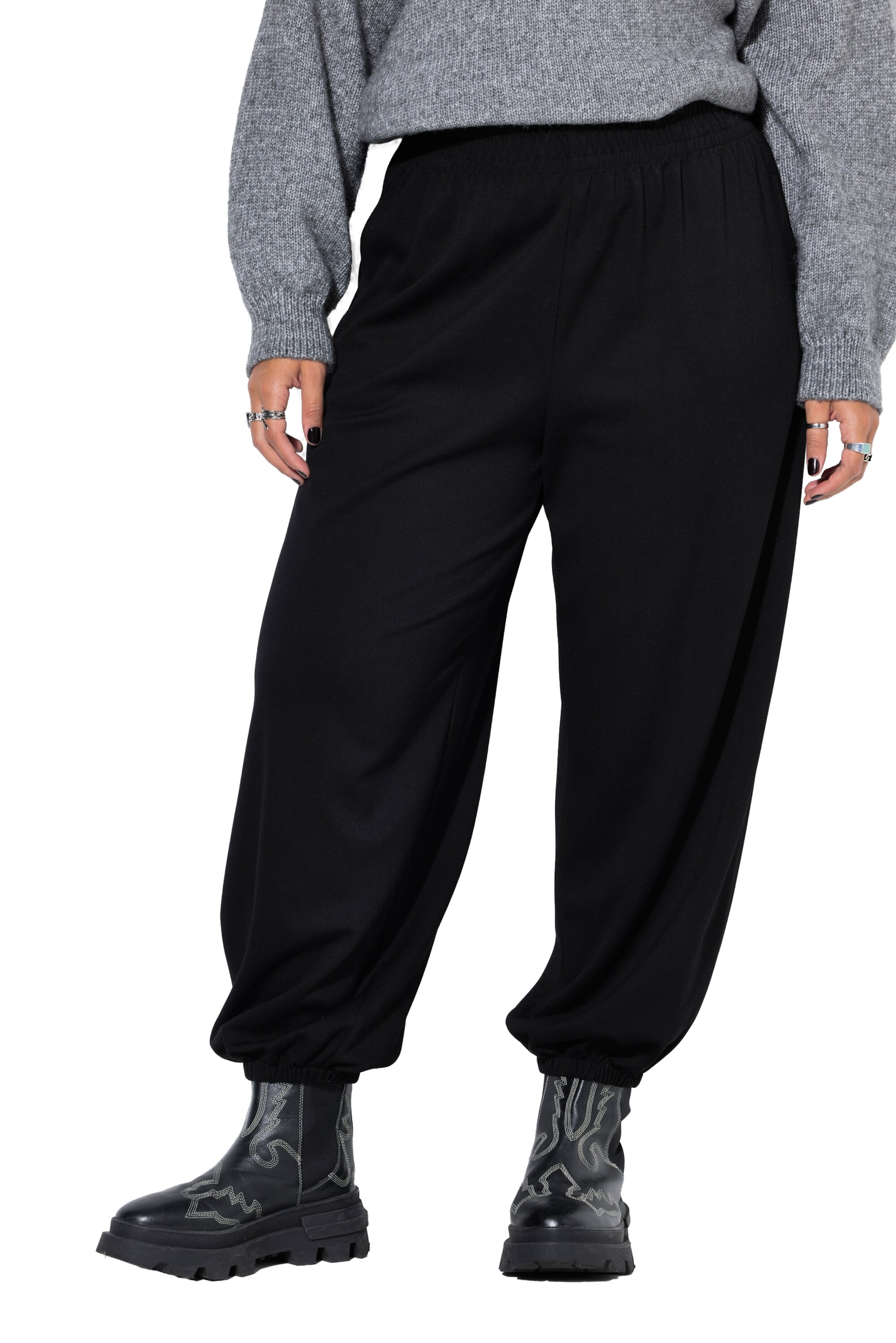 Studio Untold Wide leg Trousers in Black: front