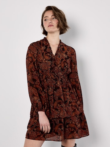 Robe Apricot en noir