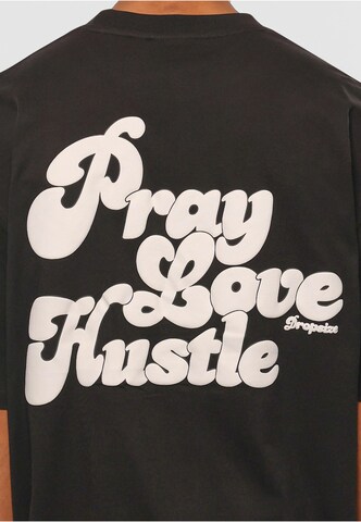 Tricou de la Dropsize pe negru