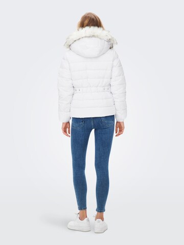 Veste d’hiver 'CAMILLA' ONLY en blanc