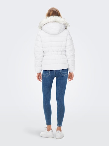 Veste d’hiver 'CAMILLA' ONLY en blanc