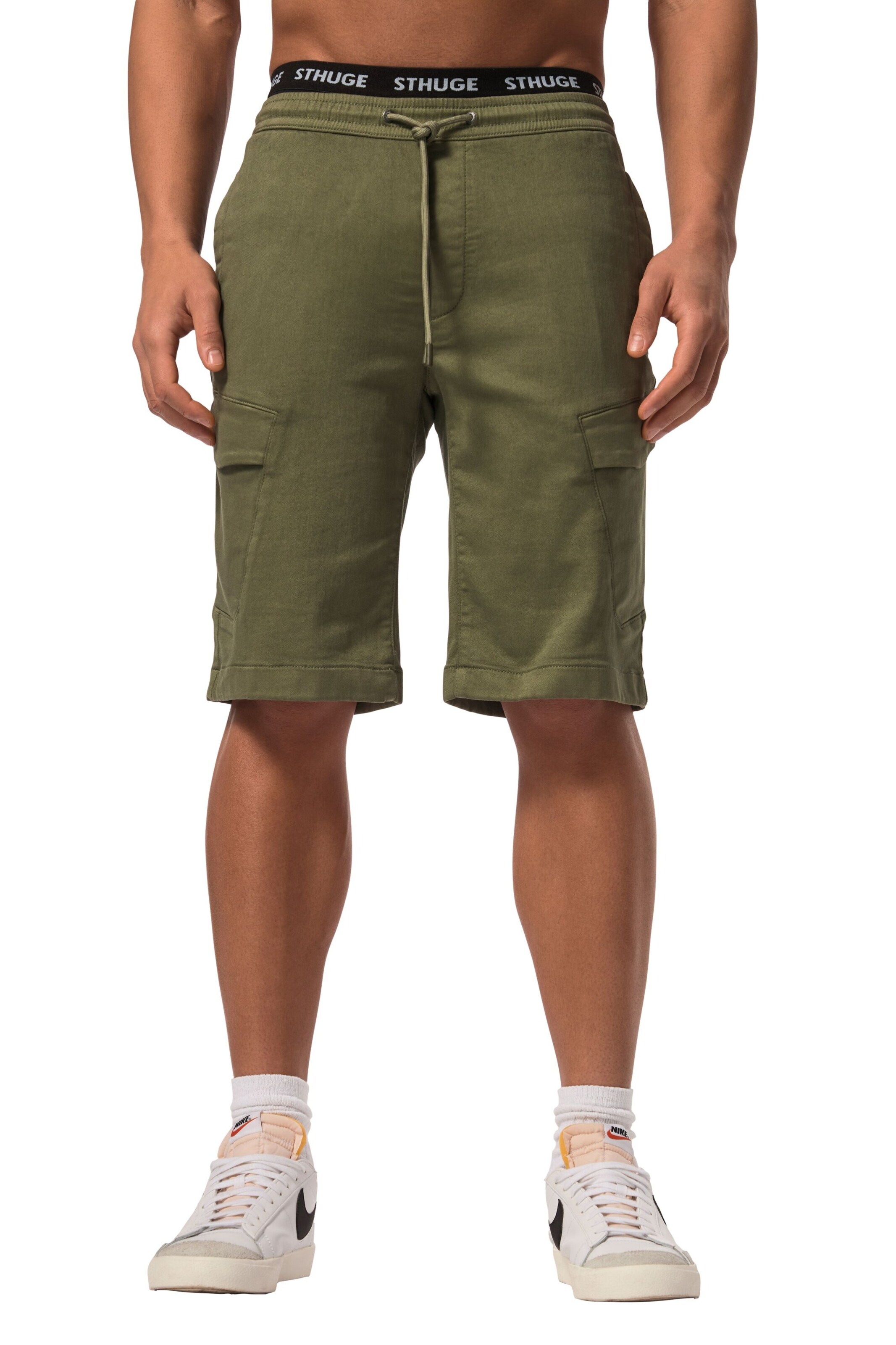 Regular Pantalon cargo STHUGE en vert : devant
