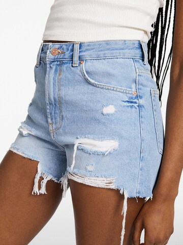 Regular Jeans de la Bershka pe albastru