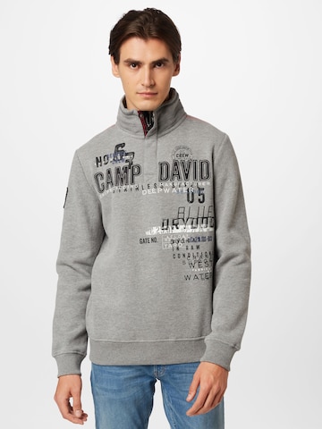 CAMP DAVID Sweatshirt in Grau: predná strana