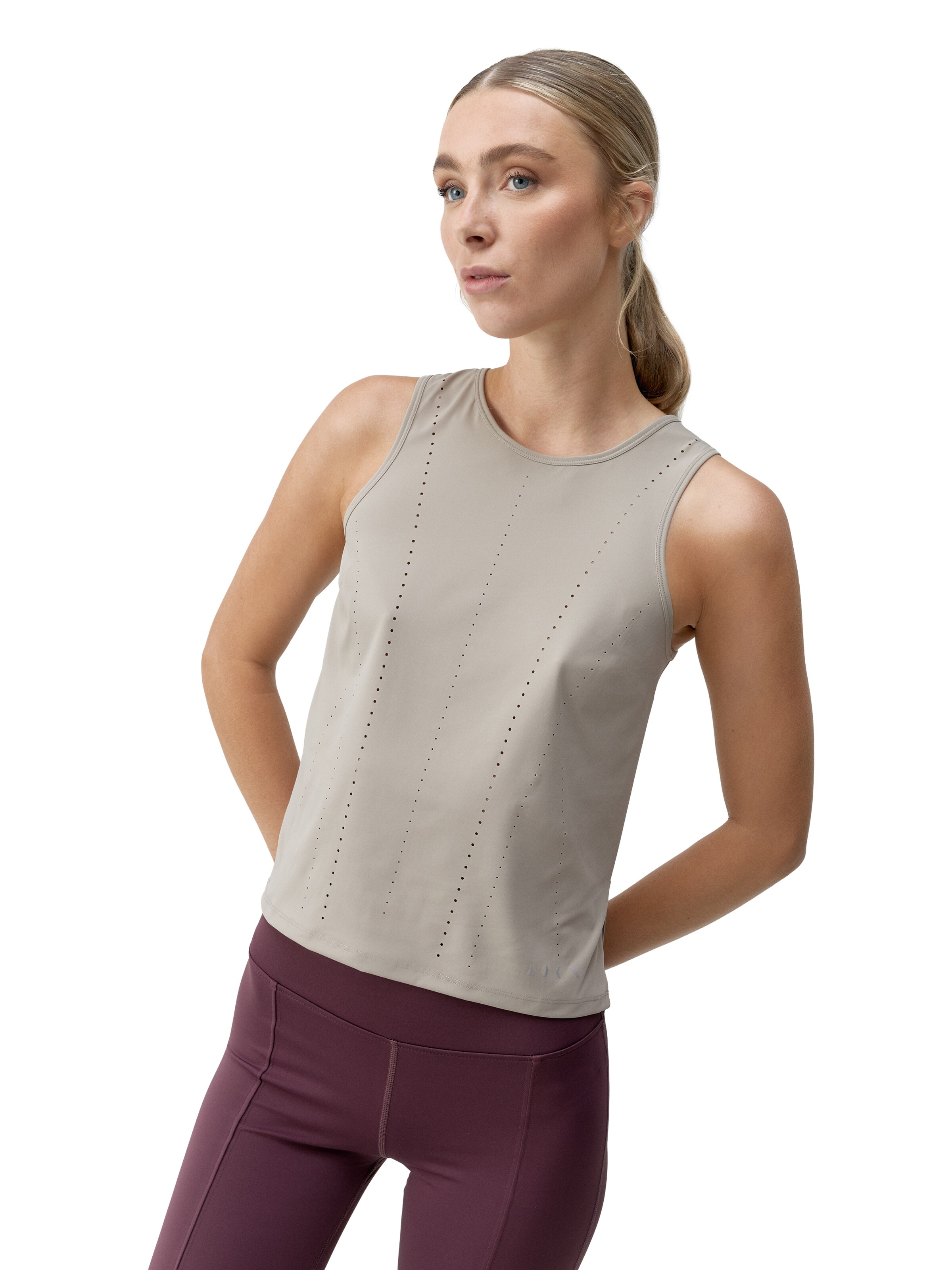 Born Living Yoga Functioneel shirt 'Race' in Grijs