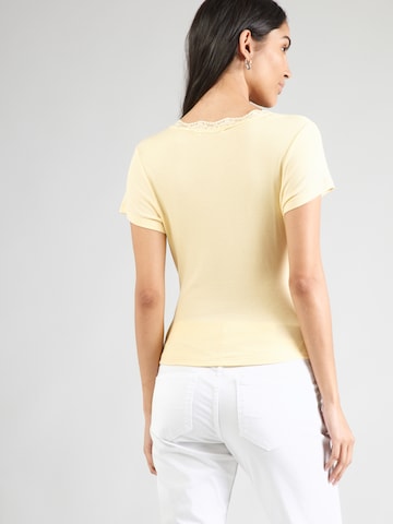 ABOUT YOU T-Shirt 'Cara' in Gelb