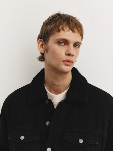 Pull&Bear Between-Season Jacket 'CAZADORA' in Black