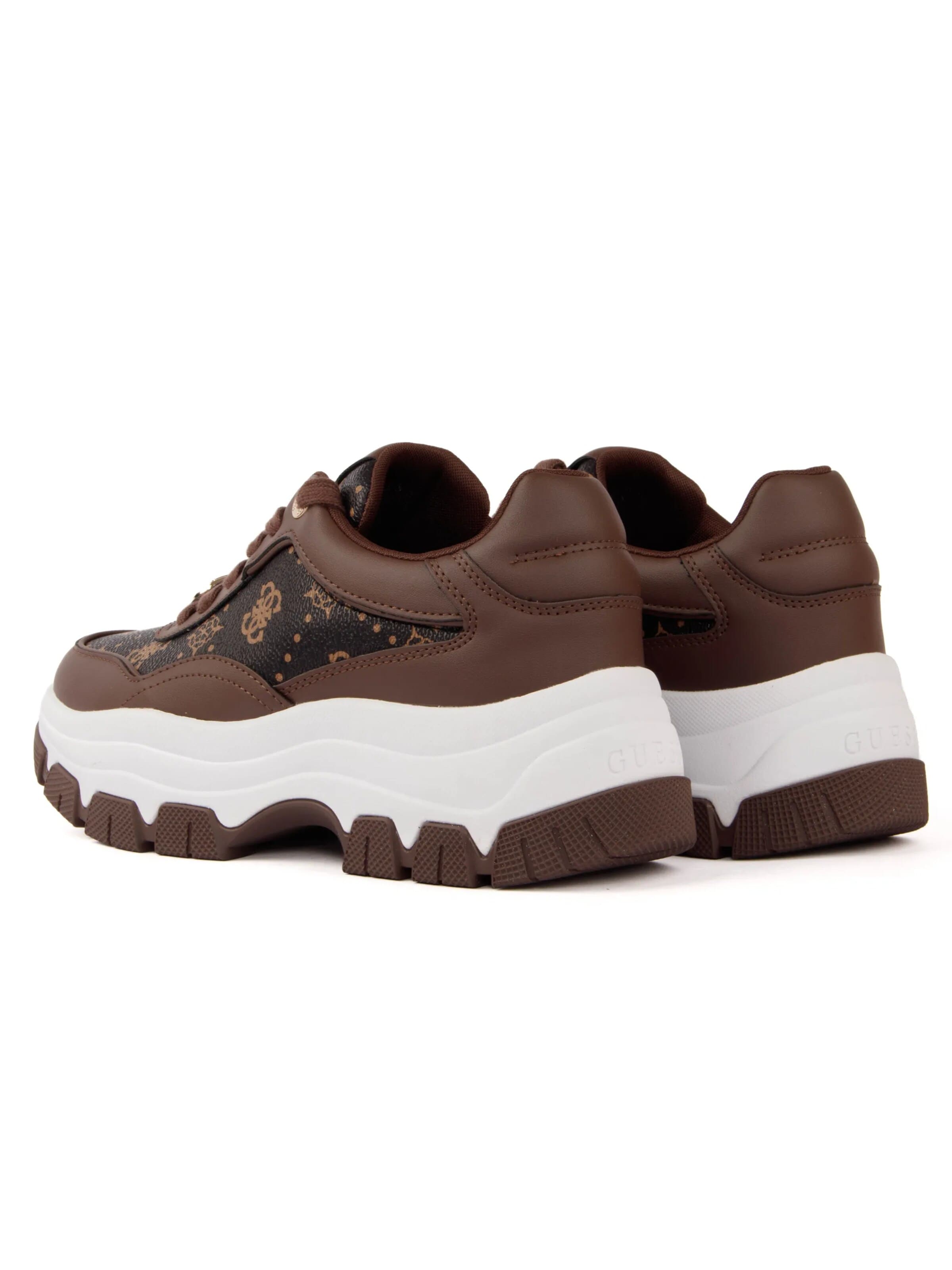 Scarpa stringata 'Berrett' di GUESS in marrone