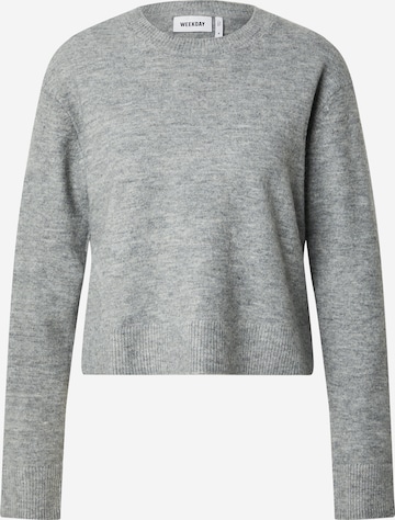 Pull-over WEEKDAY en gris : devant