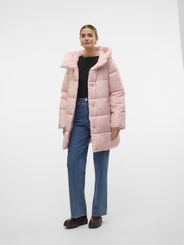 Veste d’hiver 'DINAKATE ' VERO MODA en rose