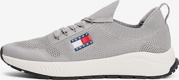 Tommy Jeans Sneakers laag in Grijs: voorkant