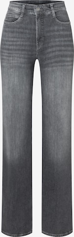 Jean MAC en gris : devant
