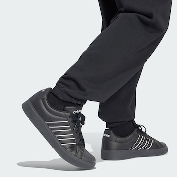 ADIDAS SPORTSWEAR Tapered Sporthose in Schwarz