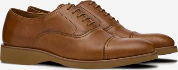 LOTTUSSE Schnürschuh ' Oxford ' in Braun