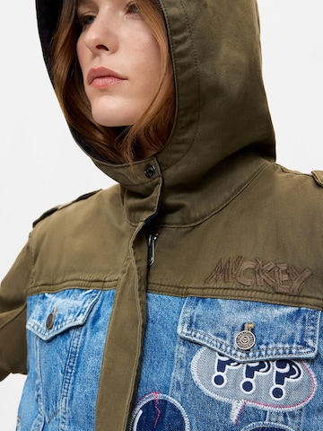 Parka mi-saison 'Desigual x Disney™' Desigual en vert