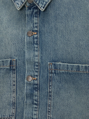Pull&Bear Regular fit Prehodna jakna | modra barva