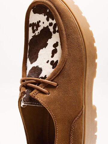 Bershka Lace-up shoe in Brown