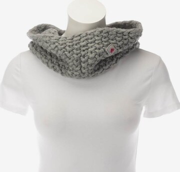 Frauenschuh Scarf & Wrap in One size in Grey: front