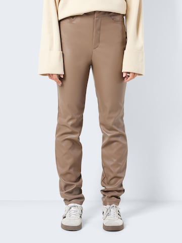 Noisy may Regular Pants 'ANDY' in Brown: front