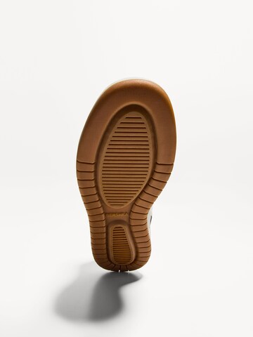 Baskets basses Bershka en beige