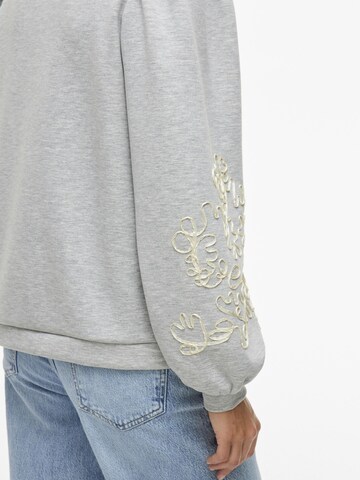 VILA Sweatshirt in Grijs