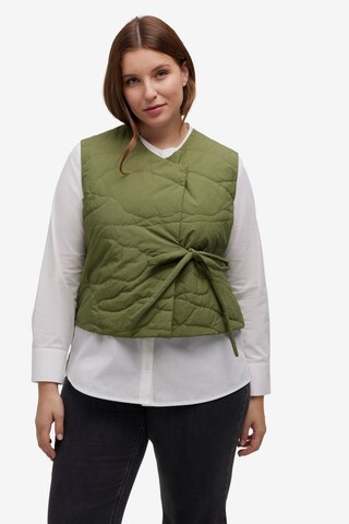 Ulla Popken Vest in Green: front