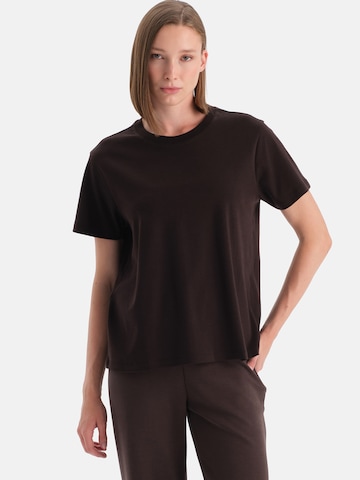 Dagi Tričko - Hnedá: predná strana