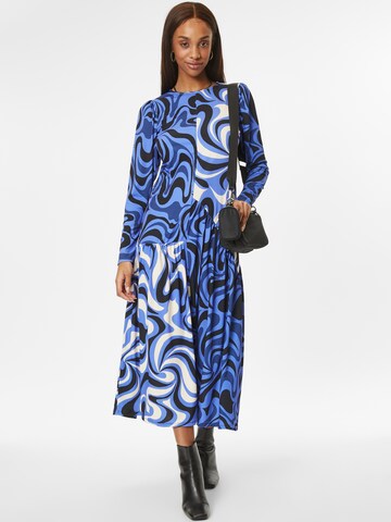 Robe Warehouse en bleu