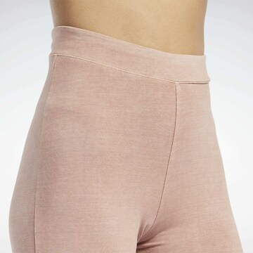 Skinny Pantaloni sportivi di Reebok in rosa