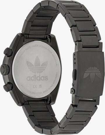 ADIDAS ORIGINALS Analogt ur i grå