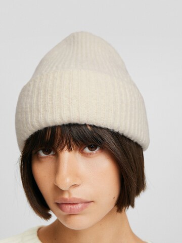 Bershka Beanie in Beige