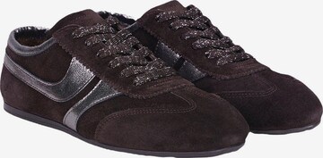 Baskets basses Desa en marron : devant