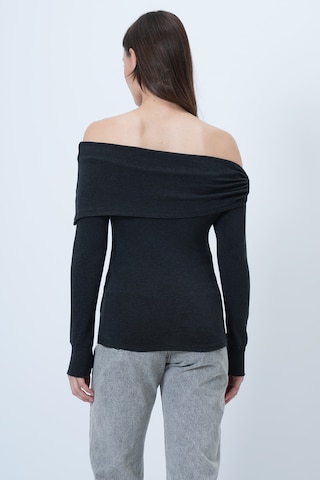 Trend Alaçatı Stili - Camiseta en gris