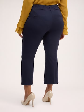 Flared Pantaloni di Fiorella Rubino in blu