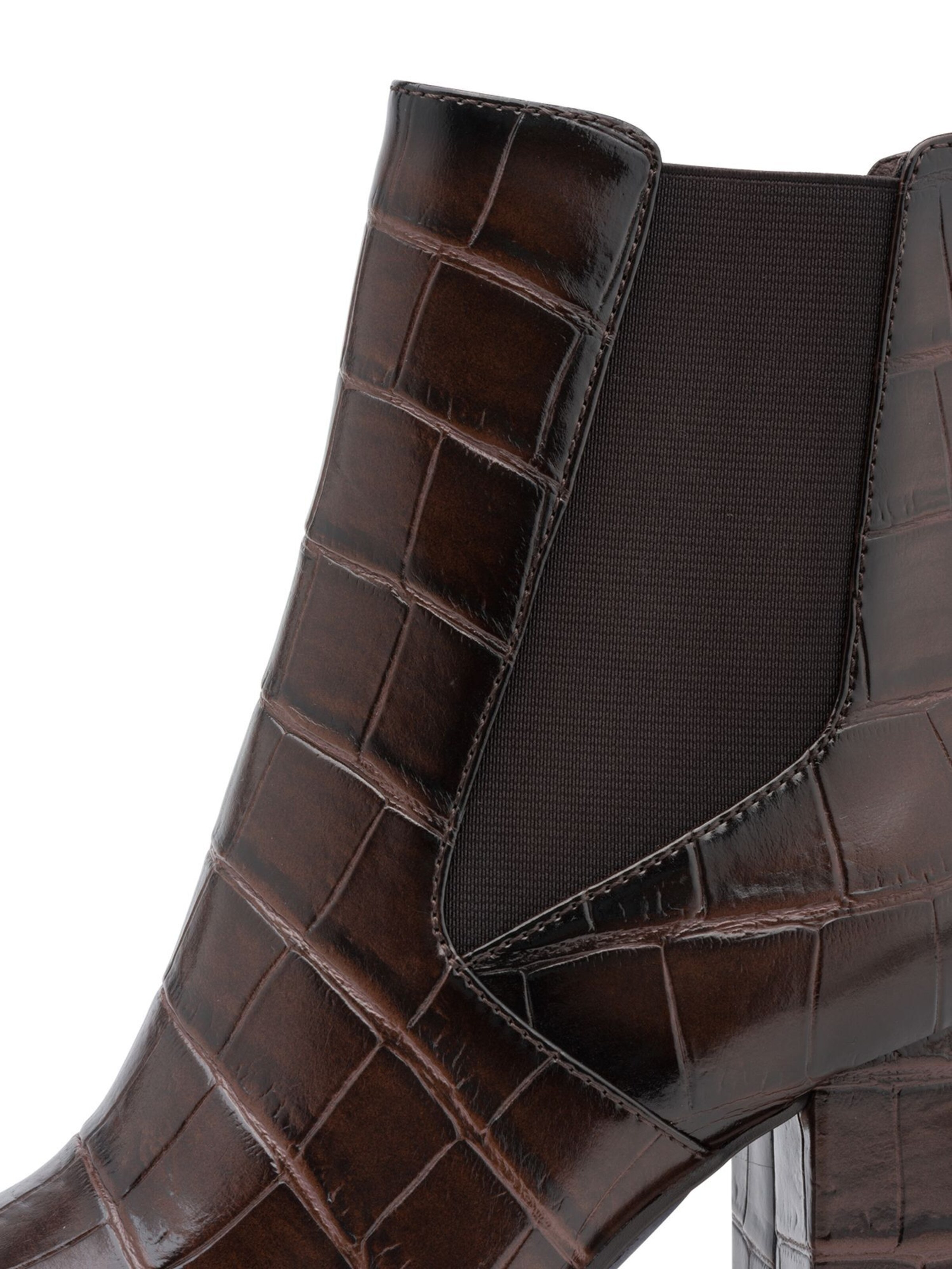 MARCO TOZZI Chelsea boots in Bruin