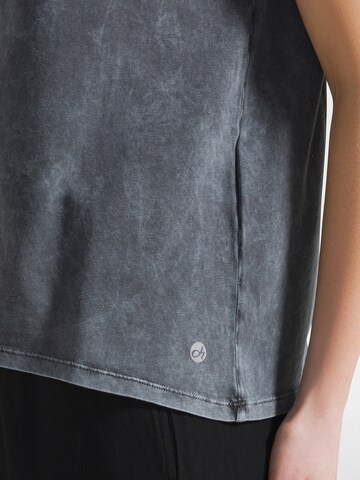 Maglietta di DEHA in nero