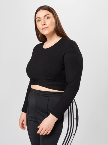 ABOUT YOU CurvyMajica 'Juna Shirt' - crna boja: prednji dio