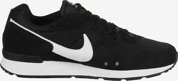 Sneaker low 'Venture Runner' de la Nike Sportswear pe negru