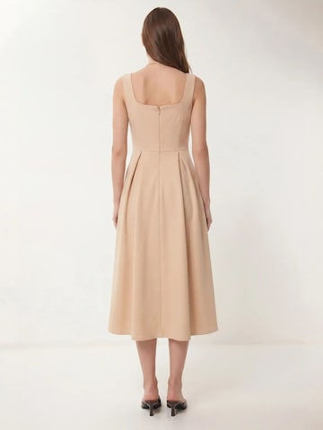 Happiness İstanbul Jurk 'Midi' in Beige