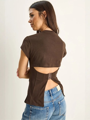 Top di Bianco Lucci in marrone