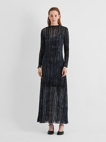 ROUGE EDIT - Vestido en azul: frente