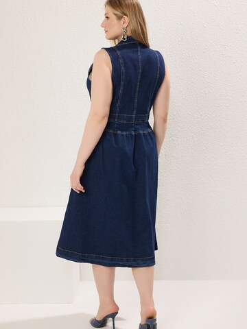 Trendyol Curve Платье в Синий