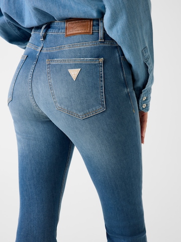 Evazați Jeans de la GUESS pe albastru