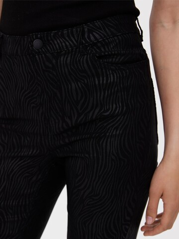 Skinny Pantalon 'SOPHIA' Vero Moda Petite en noir